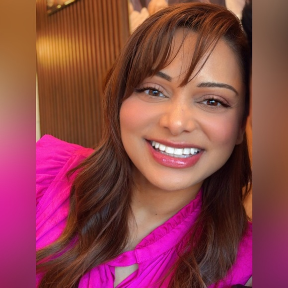 Meet your Posher, Michele - Picture 1 of 2